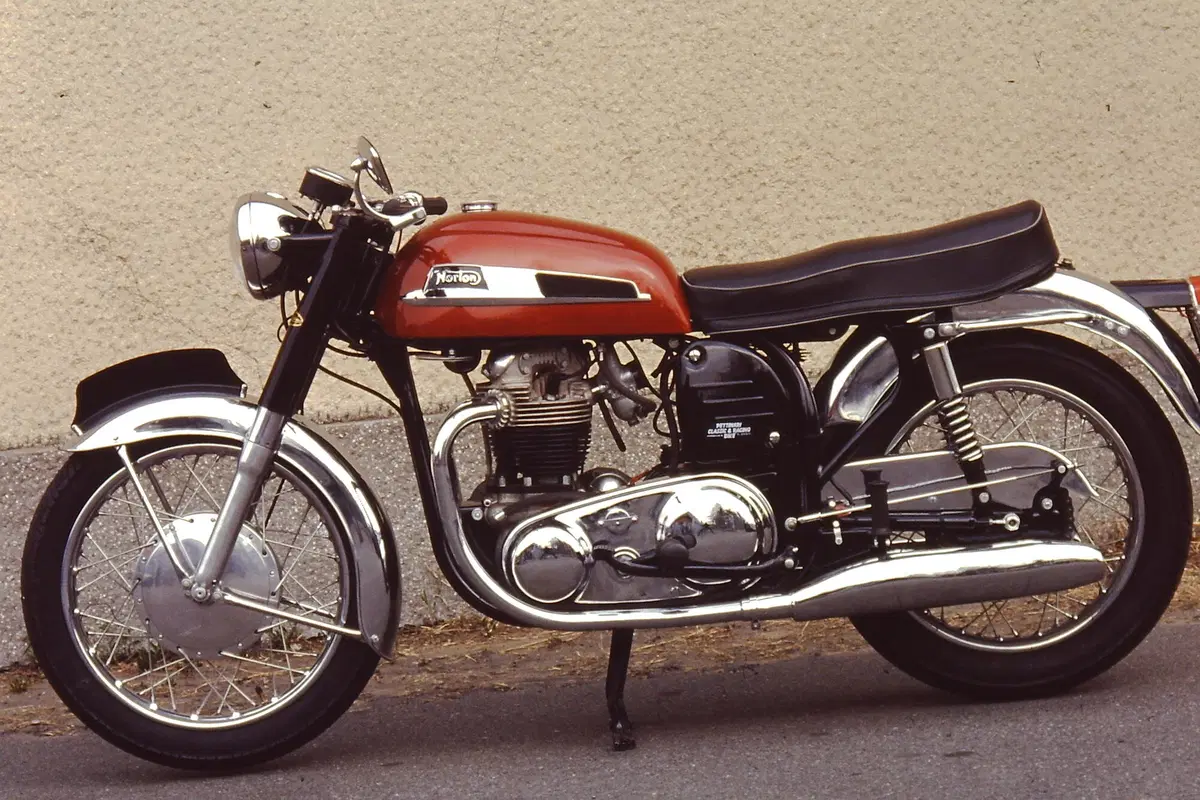 Massimo Clarke: "La storia della Norton Commando"