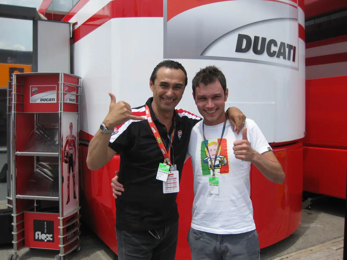 Mauto Tononi: "Parlo come Valentino Rossi, canto come Jovanotti" (10)