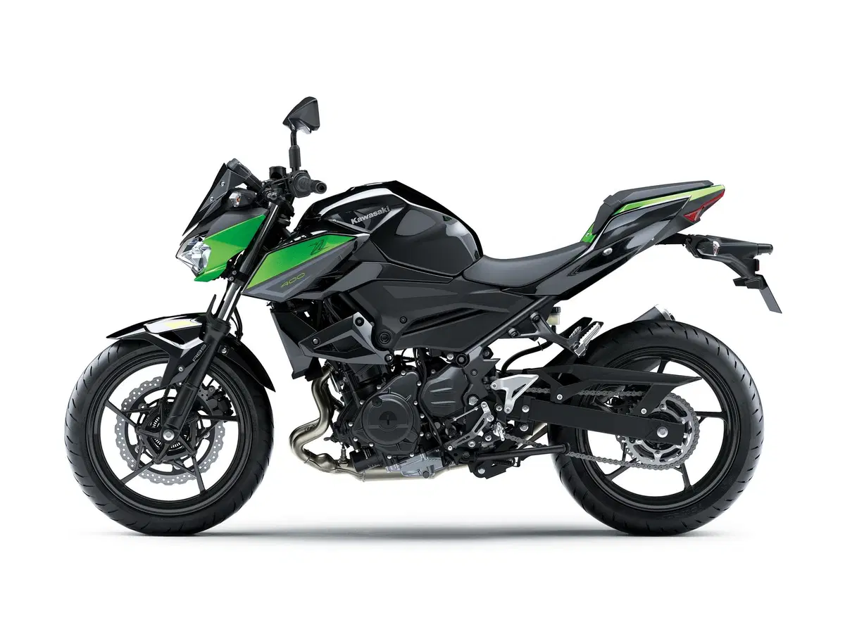 Kawasaki Z400 2023: quando 'Piccola Supernaked' non è una contraddizione (2)