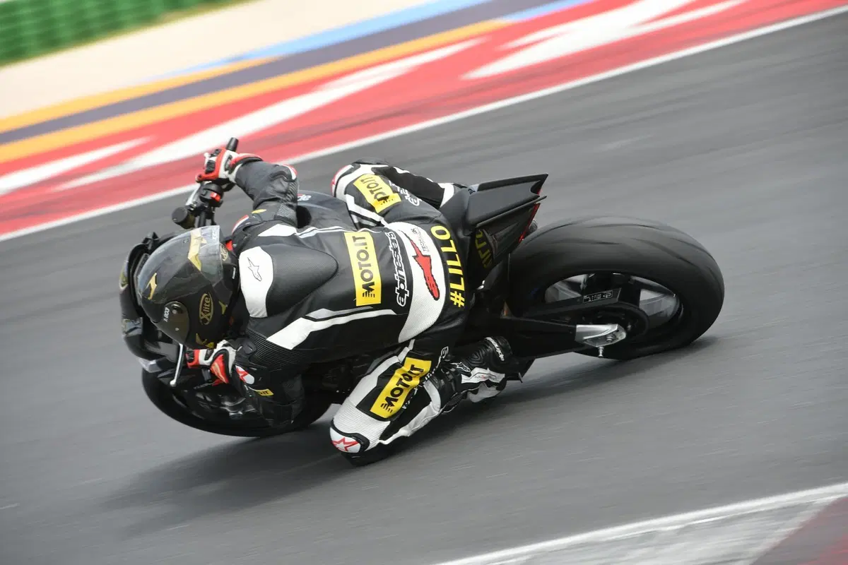 Aprilia Tuono 660 Factory (2)