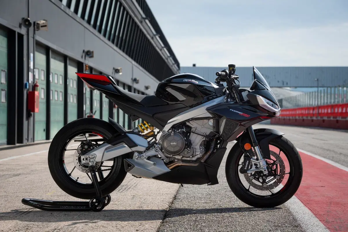 Aprilia Tuono 660 Factory (5)