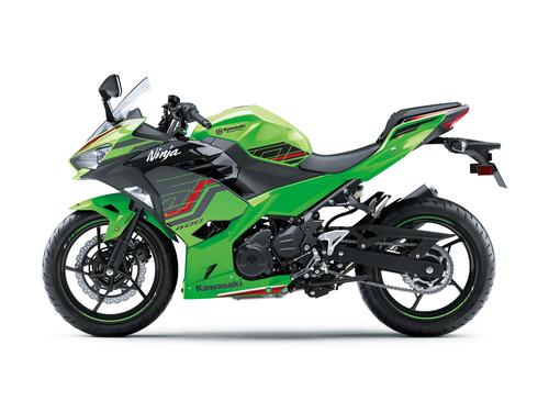 Kawasaki Ninja 400 m.y. 2023: vi intriga la dominatrice del mondiale Supersport? (5)