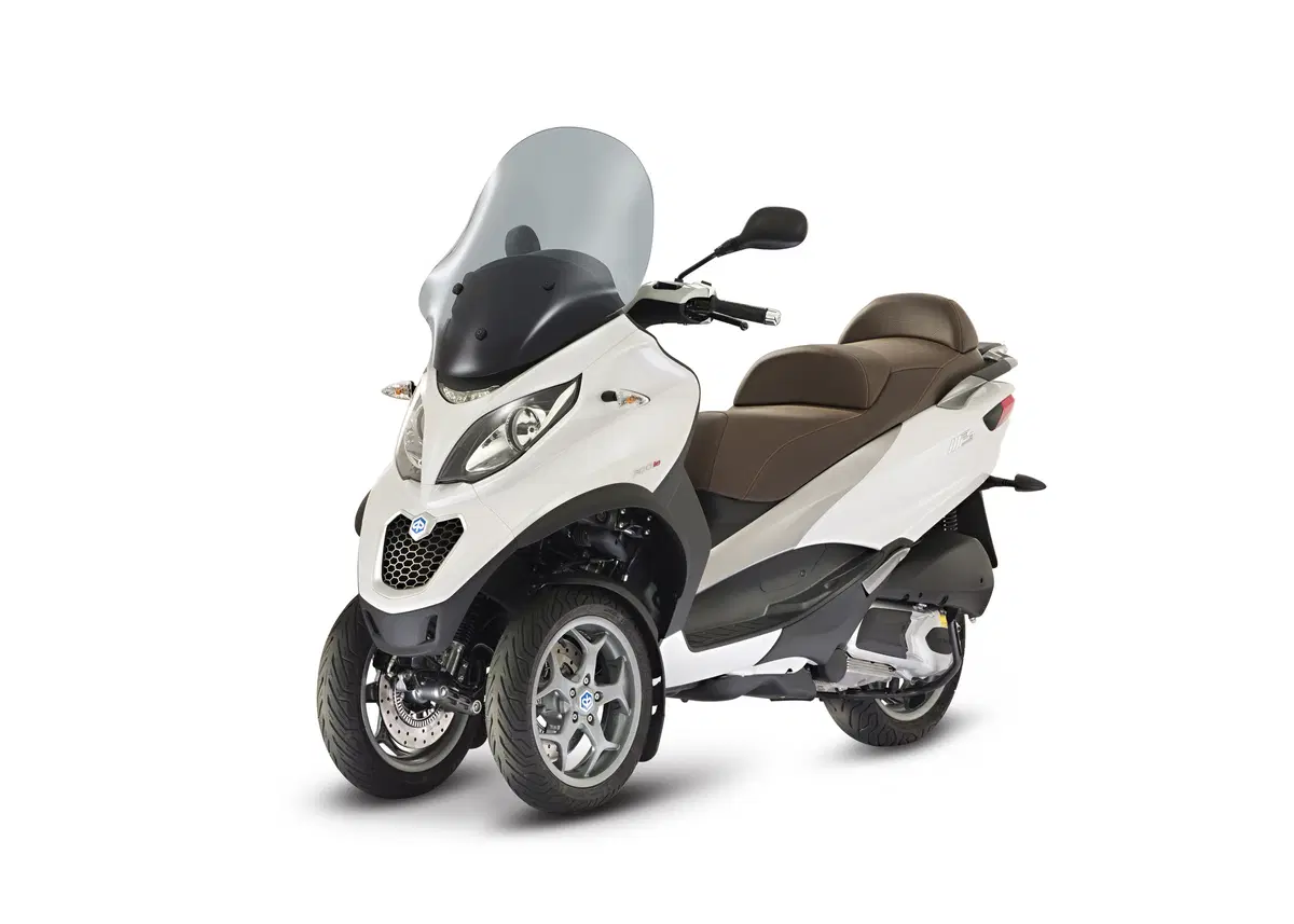 Nuovo Piaggio Mp3 300, Di serie con sistema di frenata ABS