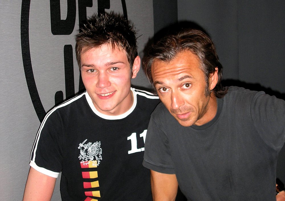 Mauro Tononi &egrave; stato notato da Albertino e ha fatto diversi interventi su Radio Deejay imitando Valentino Rossi
