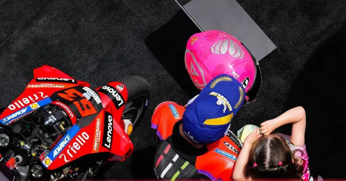 Nico Cereghini: "Emozionante la famiglia dentro il box, ma aiuta?"