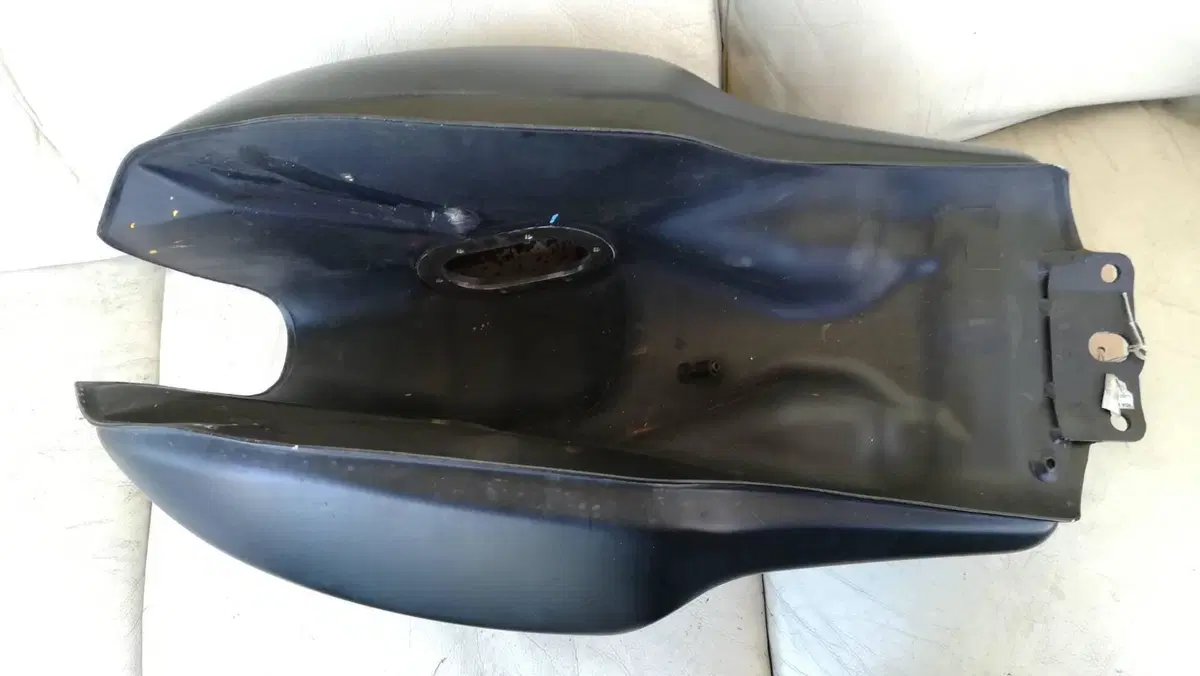 Serbatoio Moto Guzzi V7 (4)