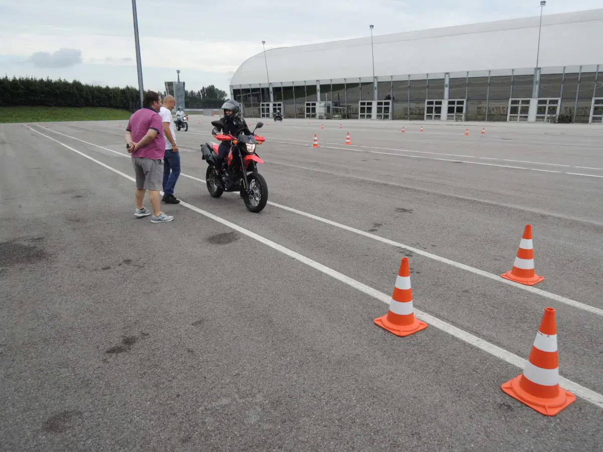 Corsi moto: successo ad Adria per Donneinsella (5)