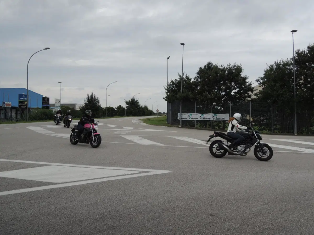 Corsi moto: successo ad Adria per Donneinsella (7)
