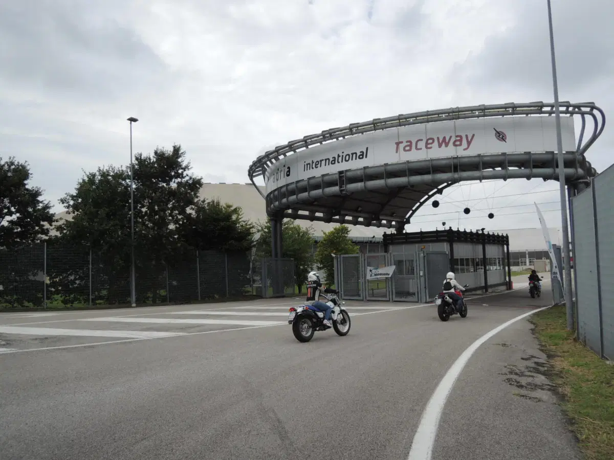 Corsi moto: successo ad Adria per Donneinsella (9)
