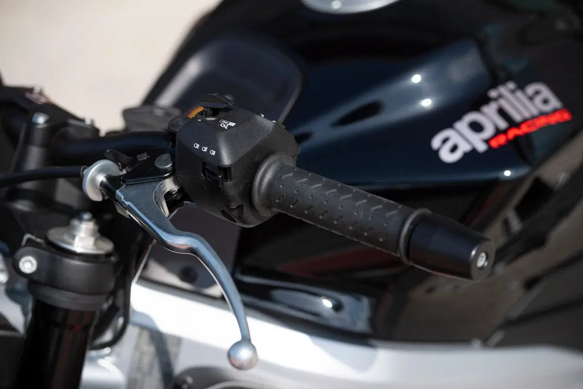Aprilia Tuono 660 Factory (6)