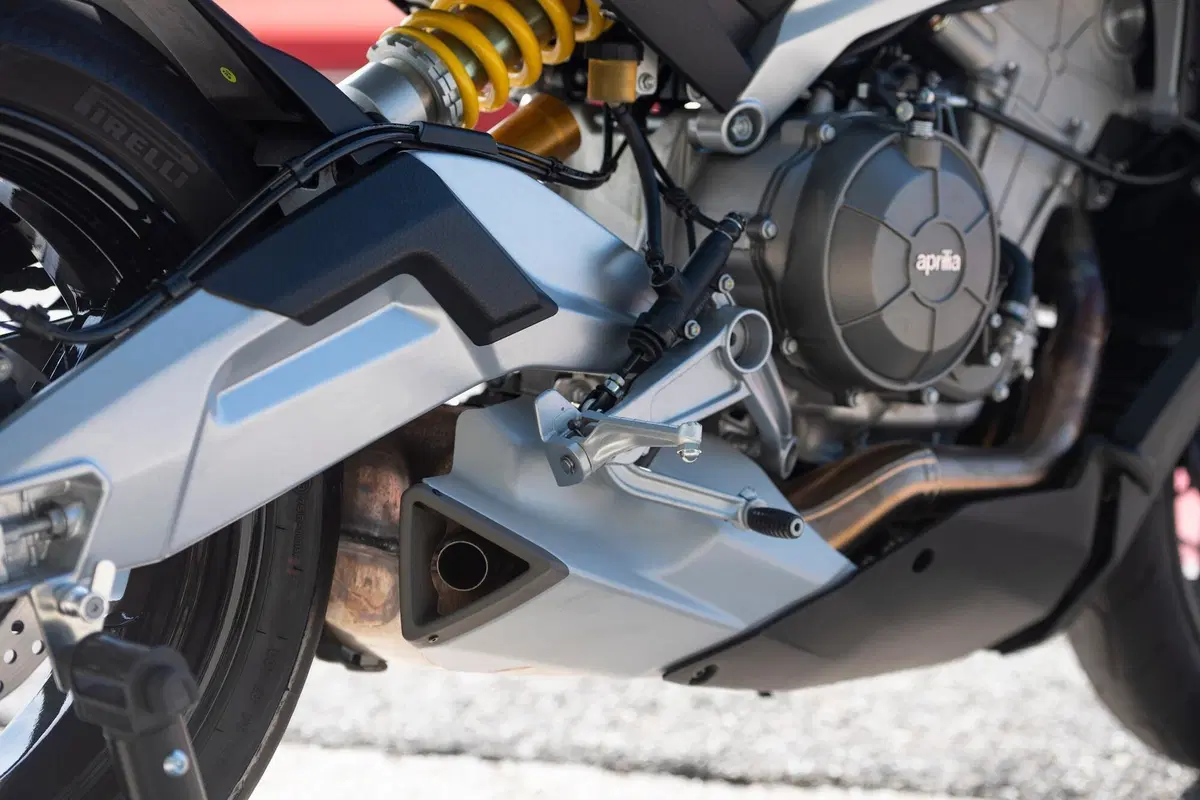 Aprilia Tuono 660 Factory (8)