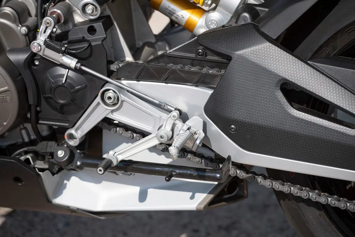 Aprilia Tuono 660 Factory (9)