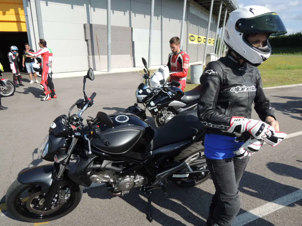 Corsi moto: successo ad Adria per Donneinsella (16)