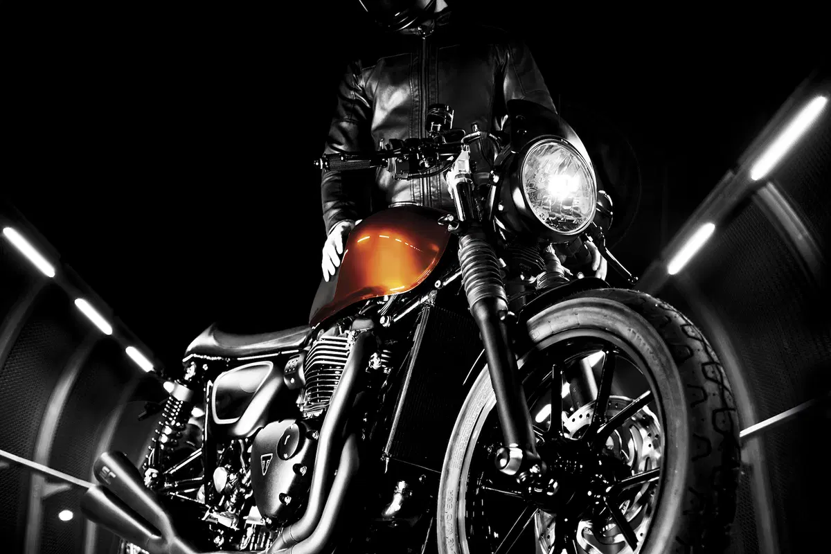 Rizoma Triumph Street Twin "Black Tea", una special al W&W (4)