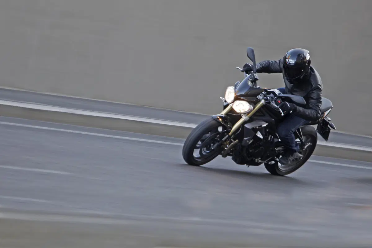 Triumph Street Triple ABS (2)
