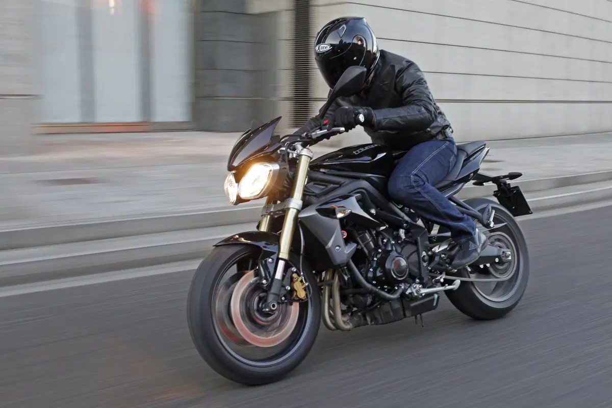 Triumph Street Triple ABS (14)