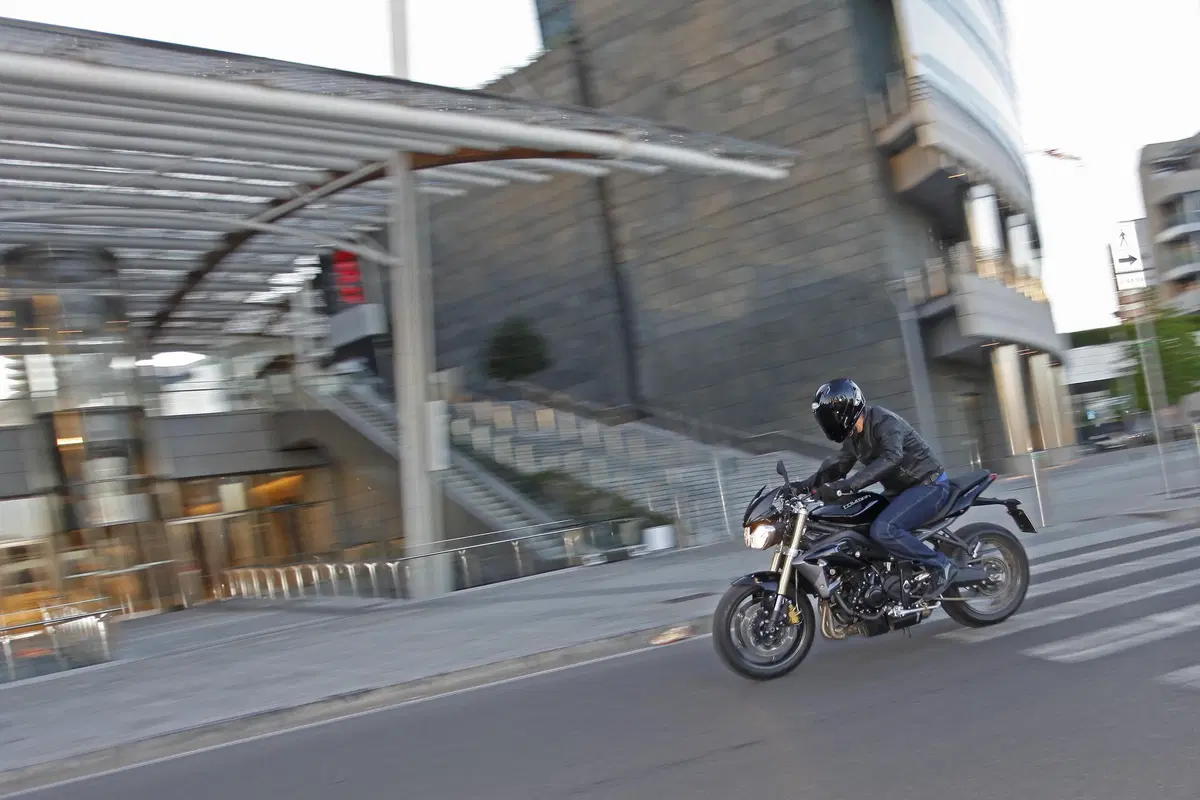 Triumph Street Triple ABS (16)