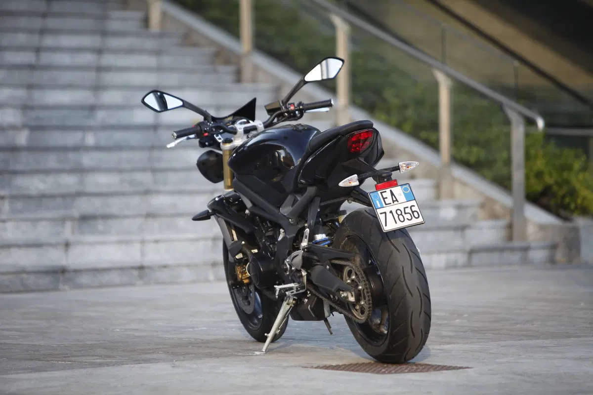 Triumph Street Triple ABS (20)