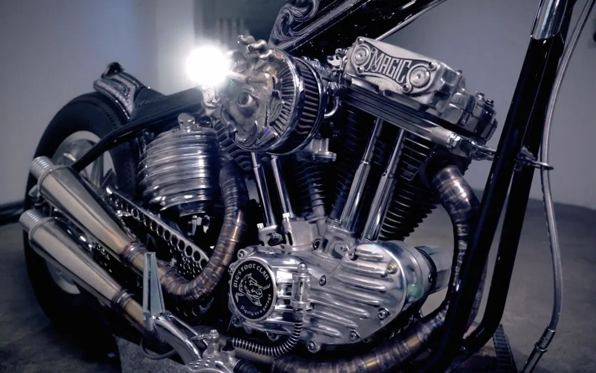 “Custom Visions”, scopri la serie dedicata agli artisti delle due ruote (16)