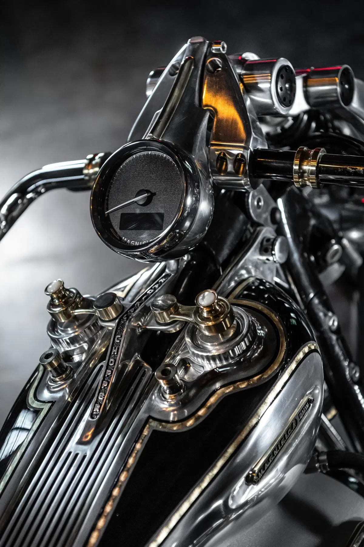 BMW R18 Magnifica. Dicono sia molto radicale, giudicate voi... (13)