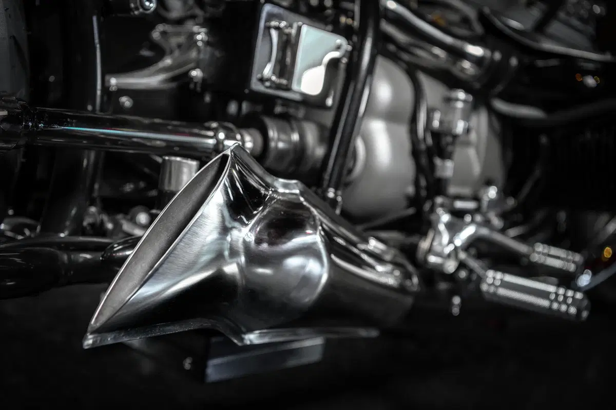 BMW R18 Magnifica. Dicono sia molto radicale, giudicate voi... (15)