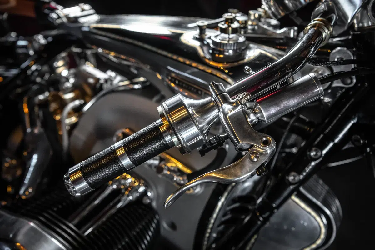 BMW R18 Magnifica. Dicono sia molto radicale, giudicate voi... (21)