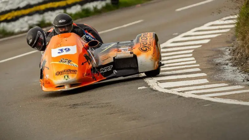 Tourist Trophy 2022: &egrave; C&eacute;sar Chanal il pilota deceduto nell'incidente dei Sidecar