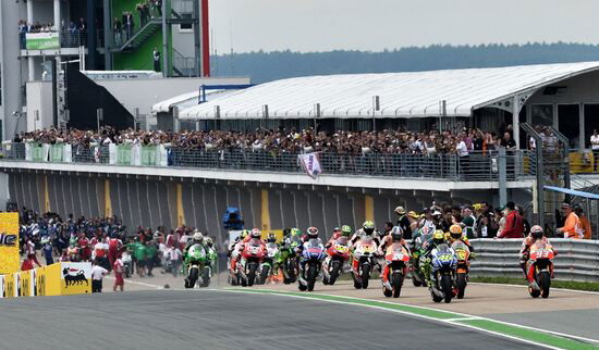 La partenza dalla corsia box al Sachsenring