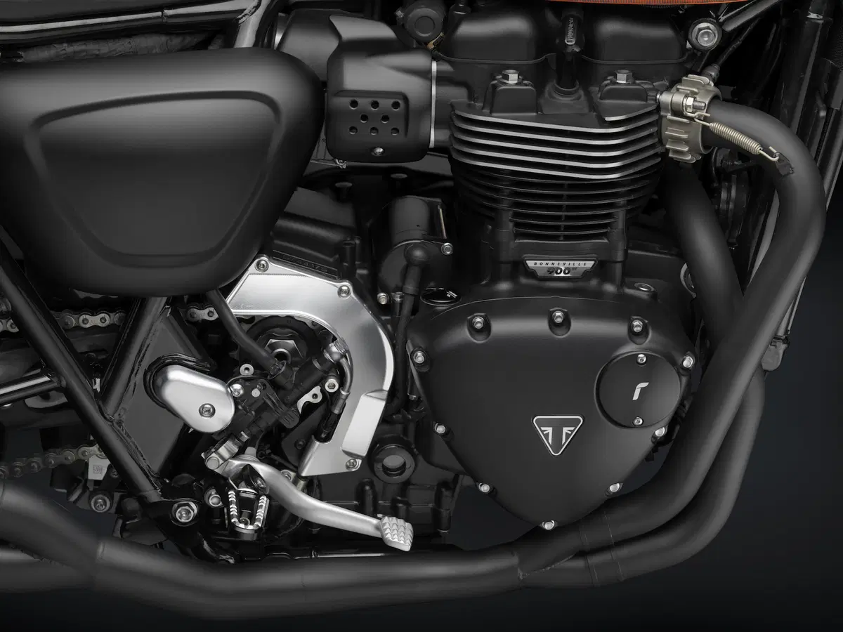 Rizoma Triumph Street Twin "Black Tea", una special al W&W (10)