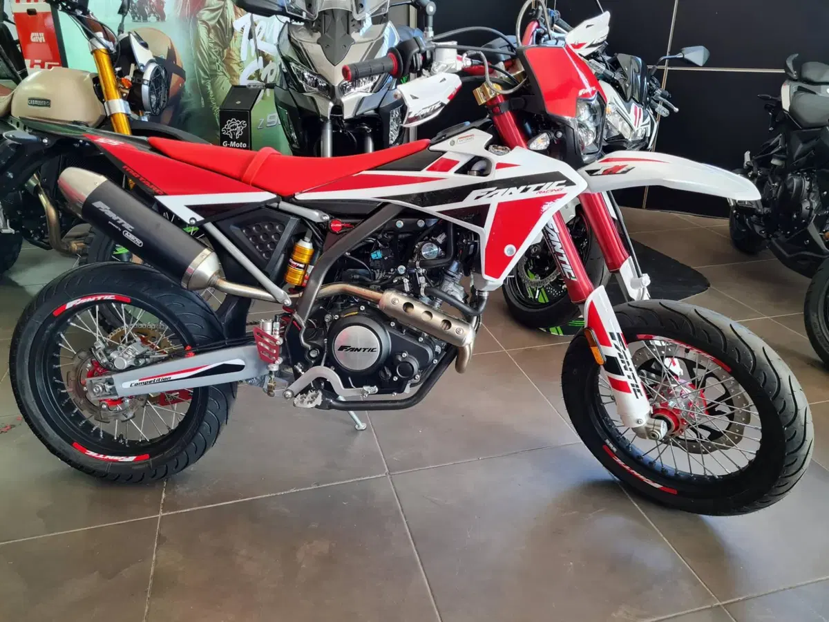 Fantic Motor XMF 125 Motard Competition 4t (2021 - 22) (3)