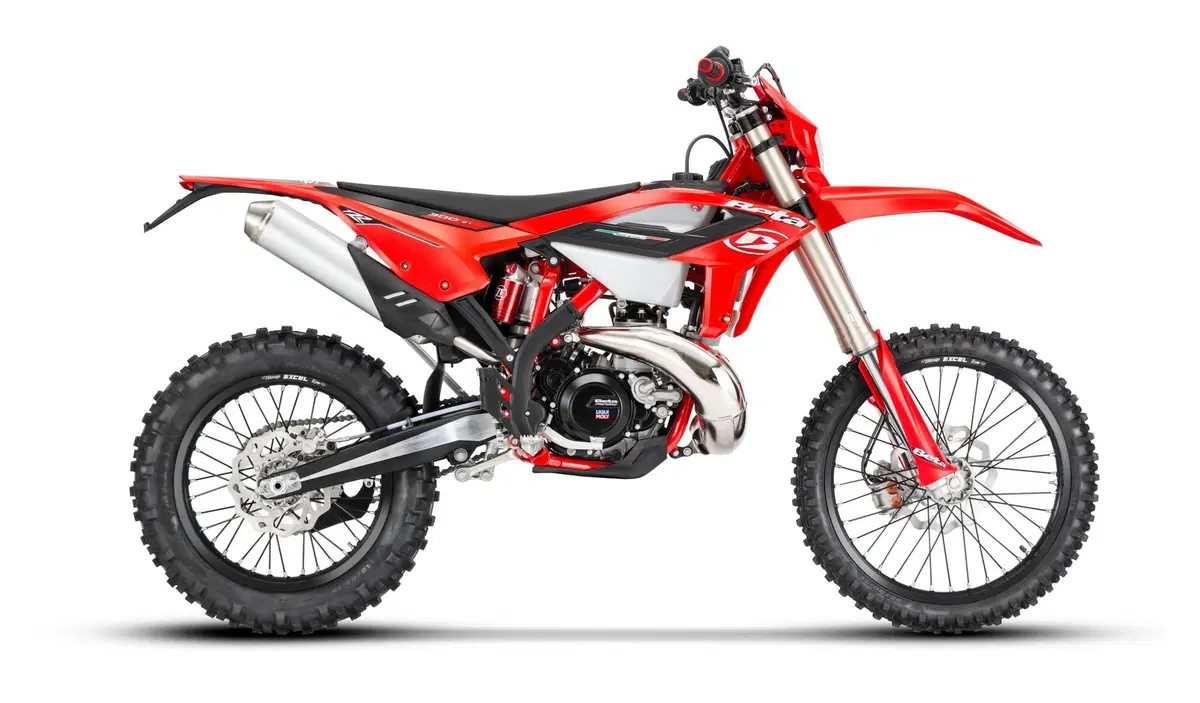 Ecco come sono cambiate le Beta RR Enduro 2023. Otto modelli per tutti i gusti (4)