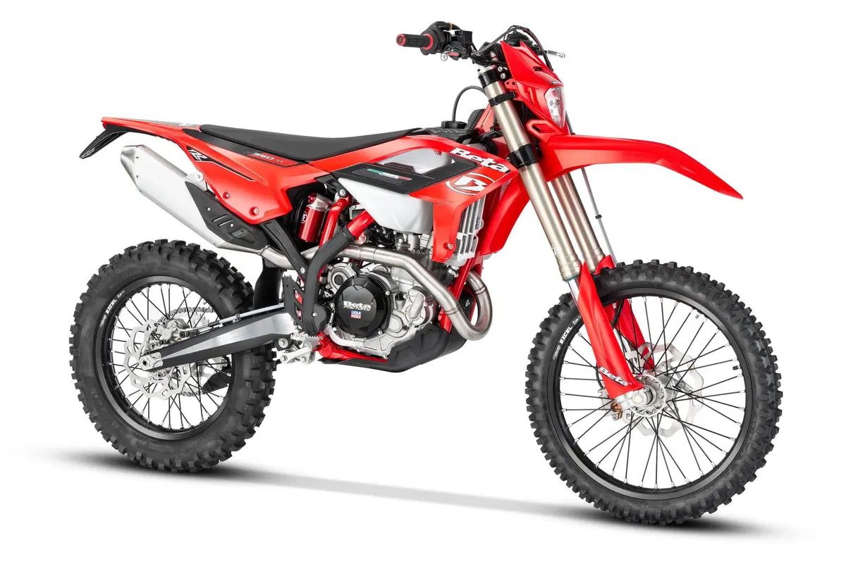 Ecco come sono cambiate le Beta RR Enduro 2023. Otto modelli per tutti i gusti (9)