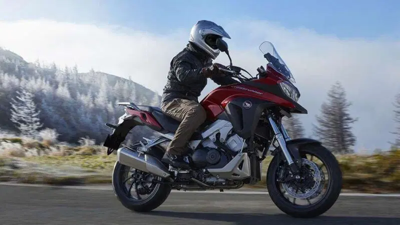 Anche la Honda VFR800X Crossrunner dice addio, perch&eacute; "inquina" troppo...