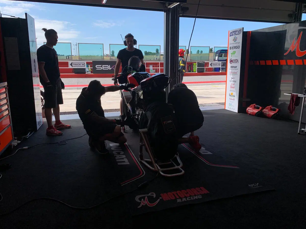 SBK 2022. GP D'ITALIA, la piadina e i pneumatici: foto dentro e fuori il circuito di Misano [GALLERY] (18)