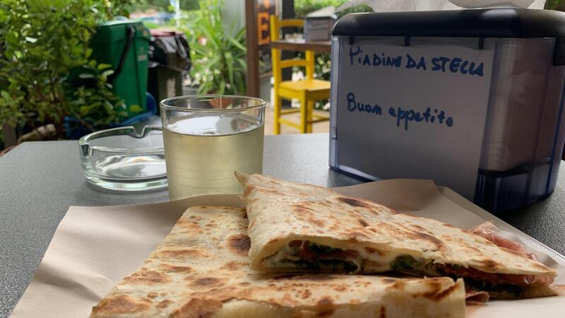 Piadina classica e Verdicchio