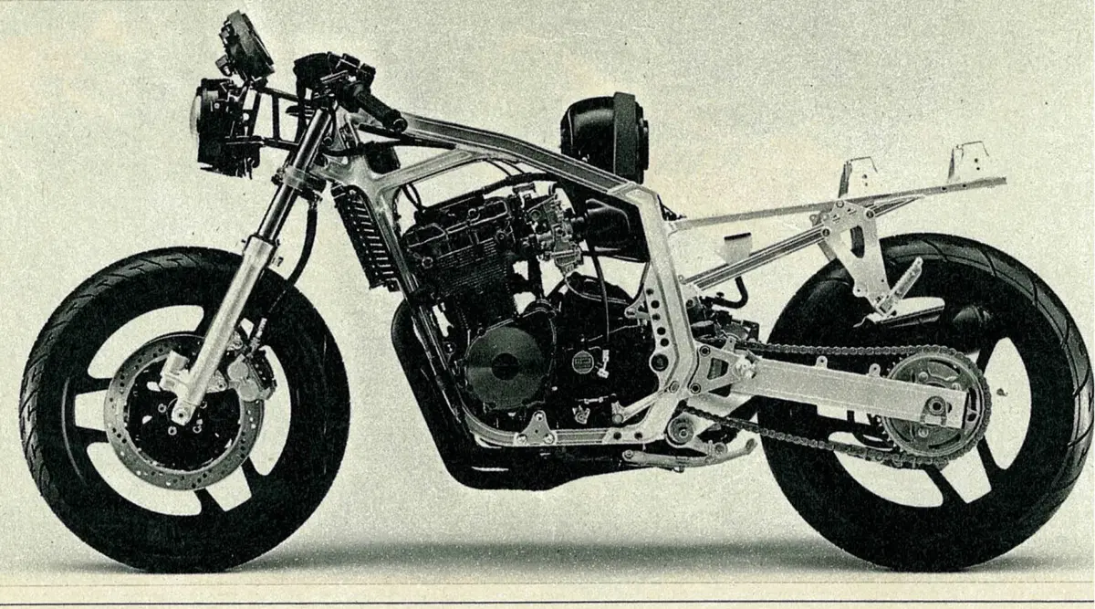 Suzuki GSX-R750: la superleggera 