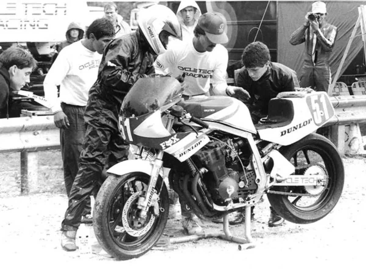Suzuki GSX-R750: la superleggera  (3)