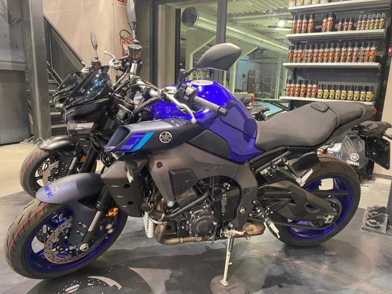 Yamaha MT-10 (2022 - 26) (2)