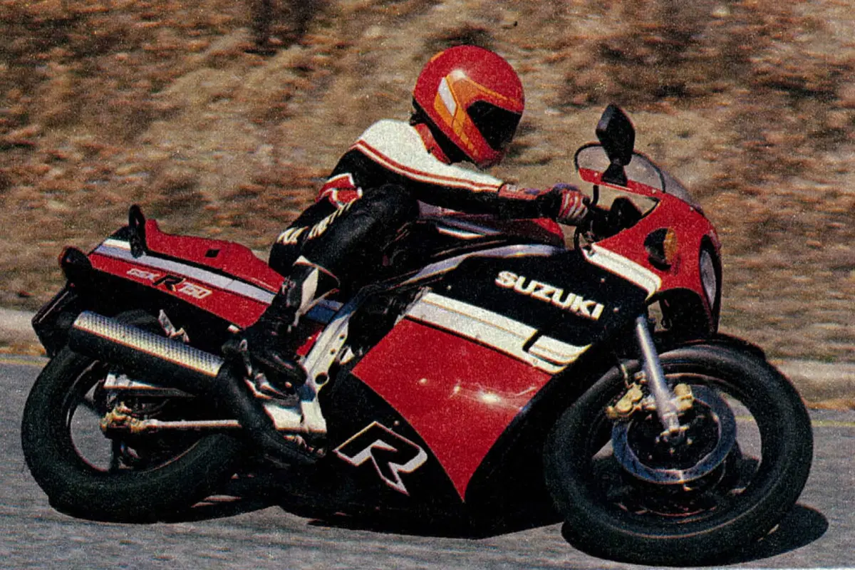 Suzuki GSX-R750: la superleggera  (8)