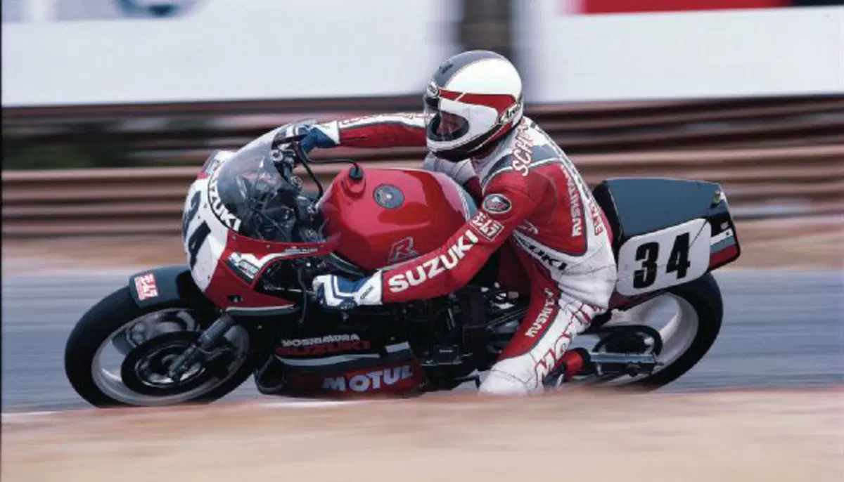 Suzuki GSX-R750: la superleggera  (11)