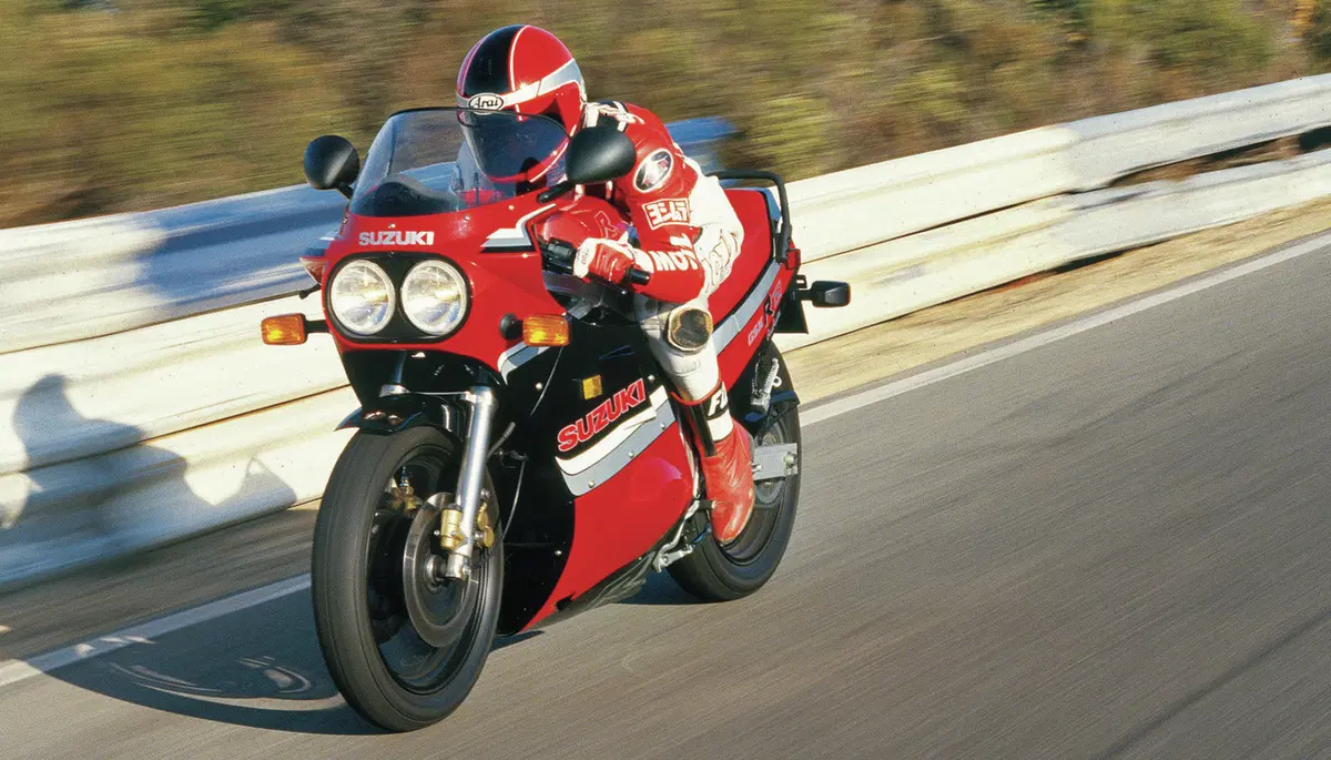 Suzuki GSX-R750: la superleggera  (15)
