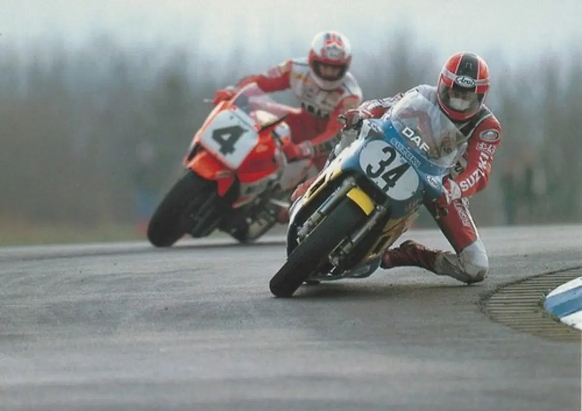 Suzuki GSX-R750: la superleggera  (17)