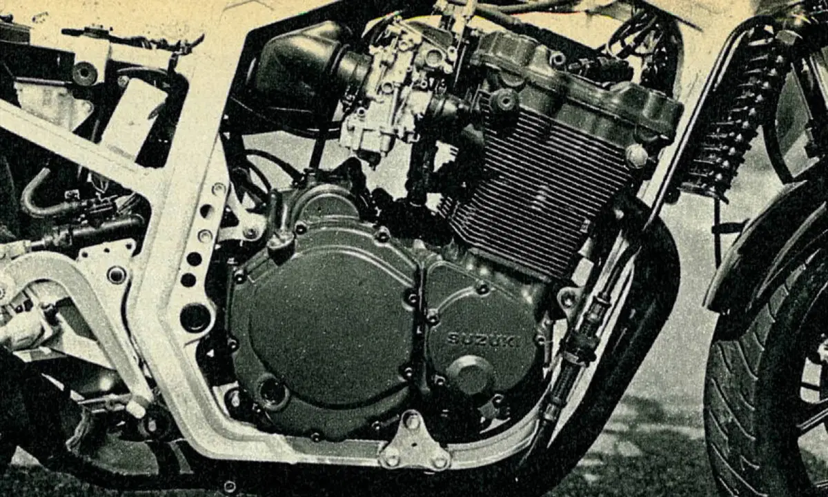 Suzuki GSX-R750: la superleggera  (18)