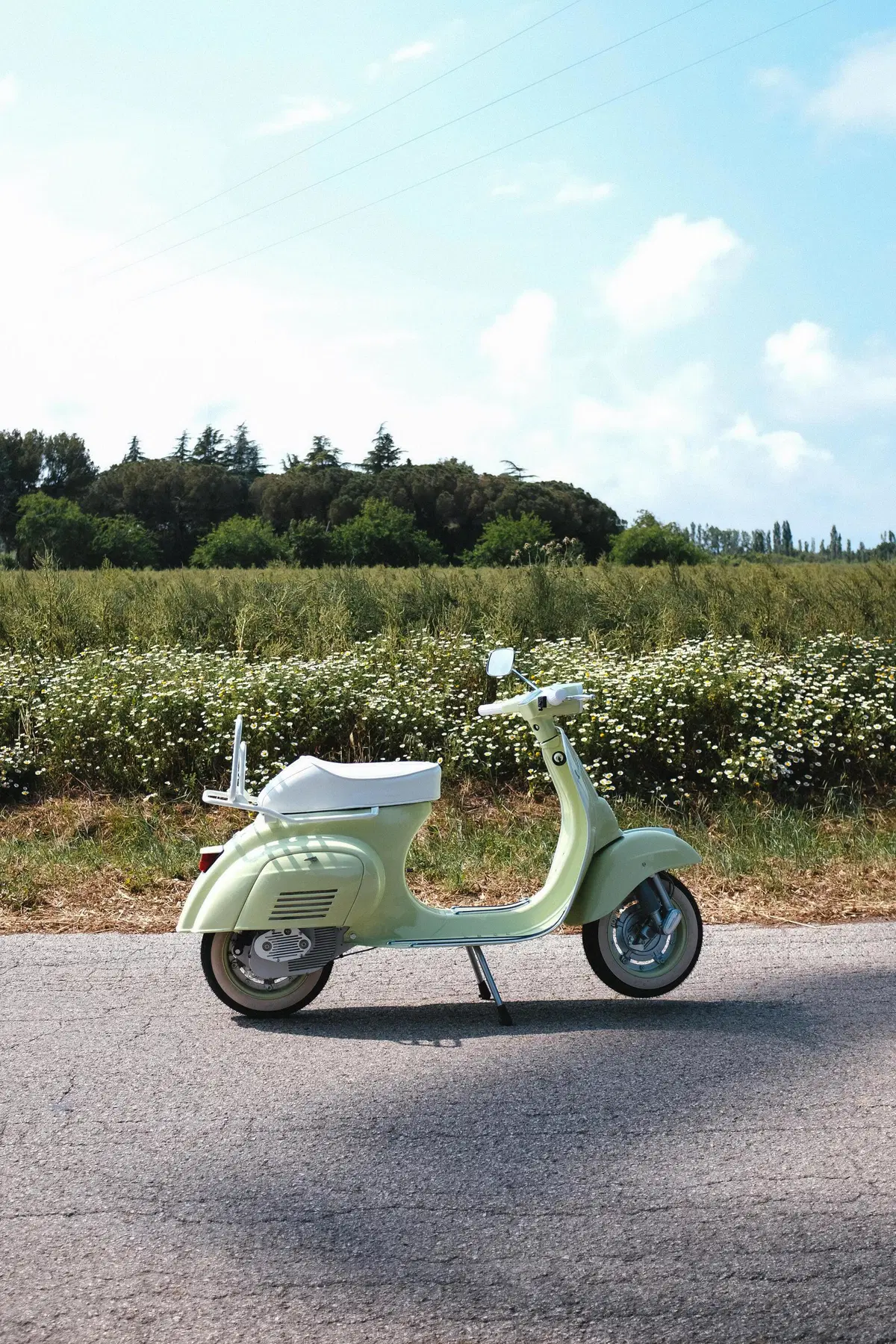 Garage Italia presenta la Vespa 50 Special-e (2)