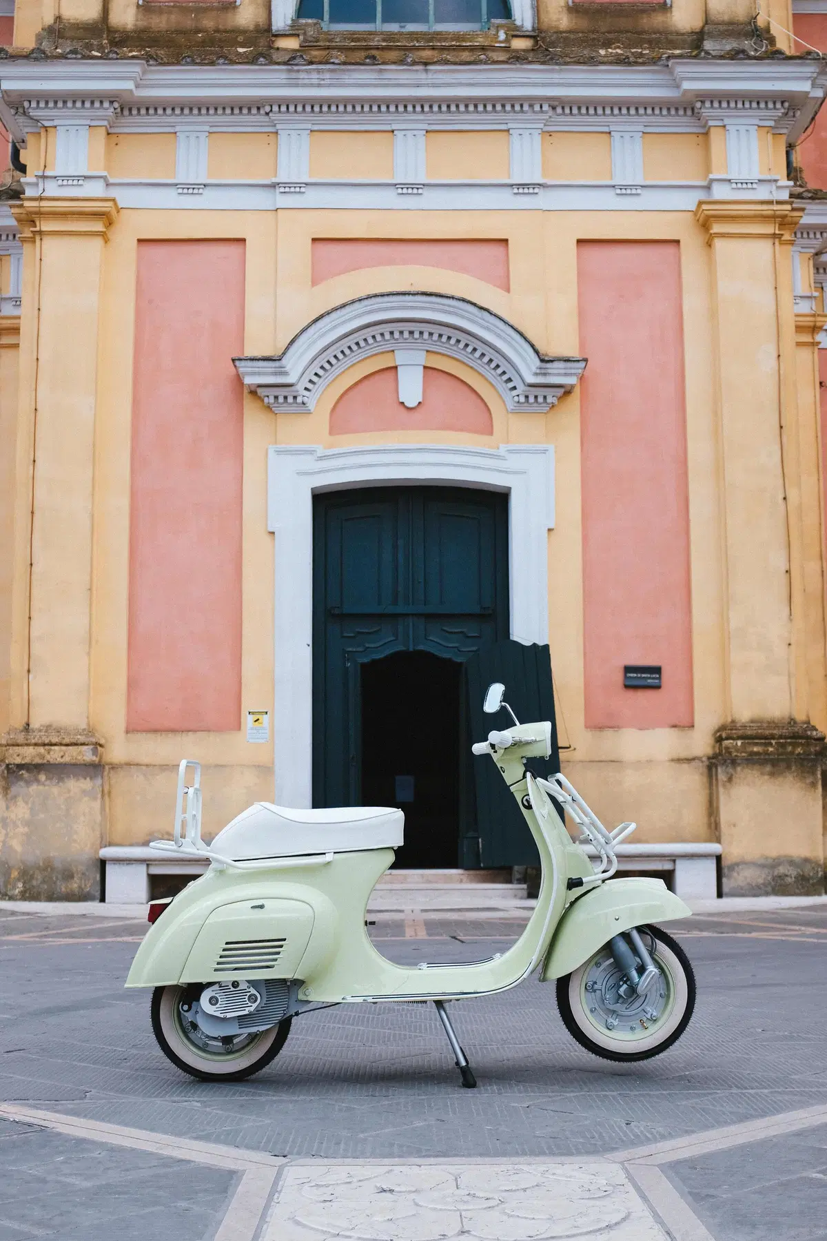 Garage Italia presenta la Vespa 50 Special-e (4)