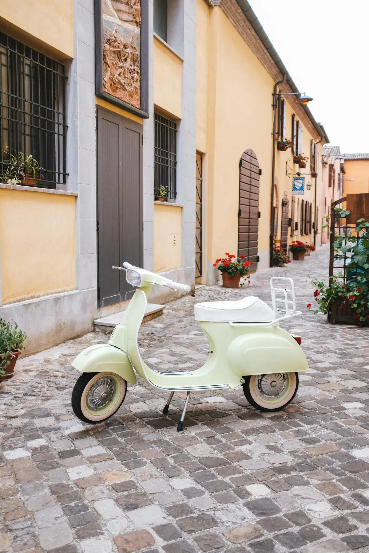 Garage Italia presenta la Vespa 50 Special-e (5)