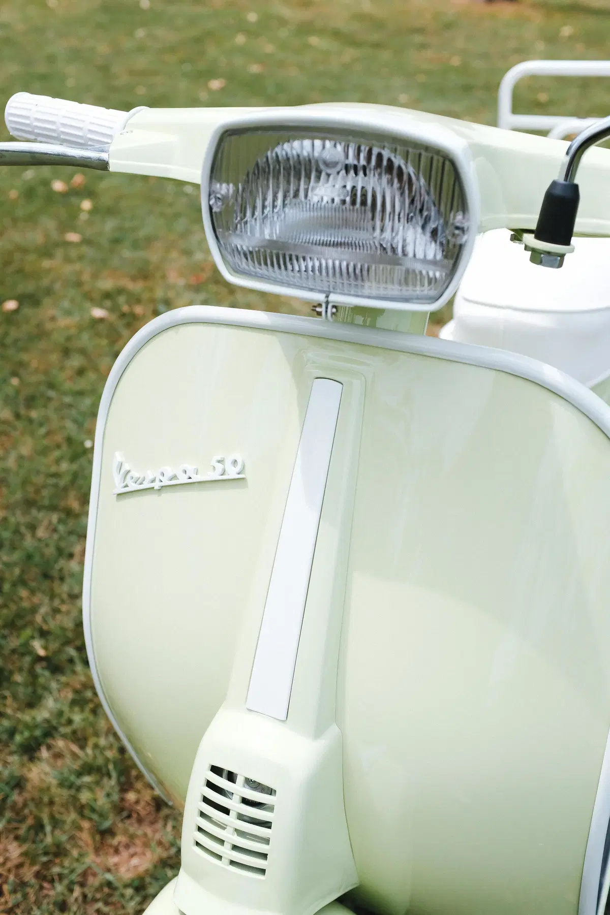 Garage Italia presenta la Vespa 50 Special-e (7)
