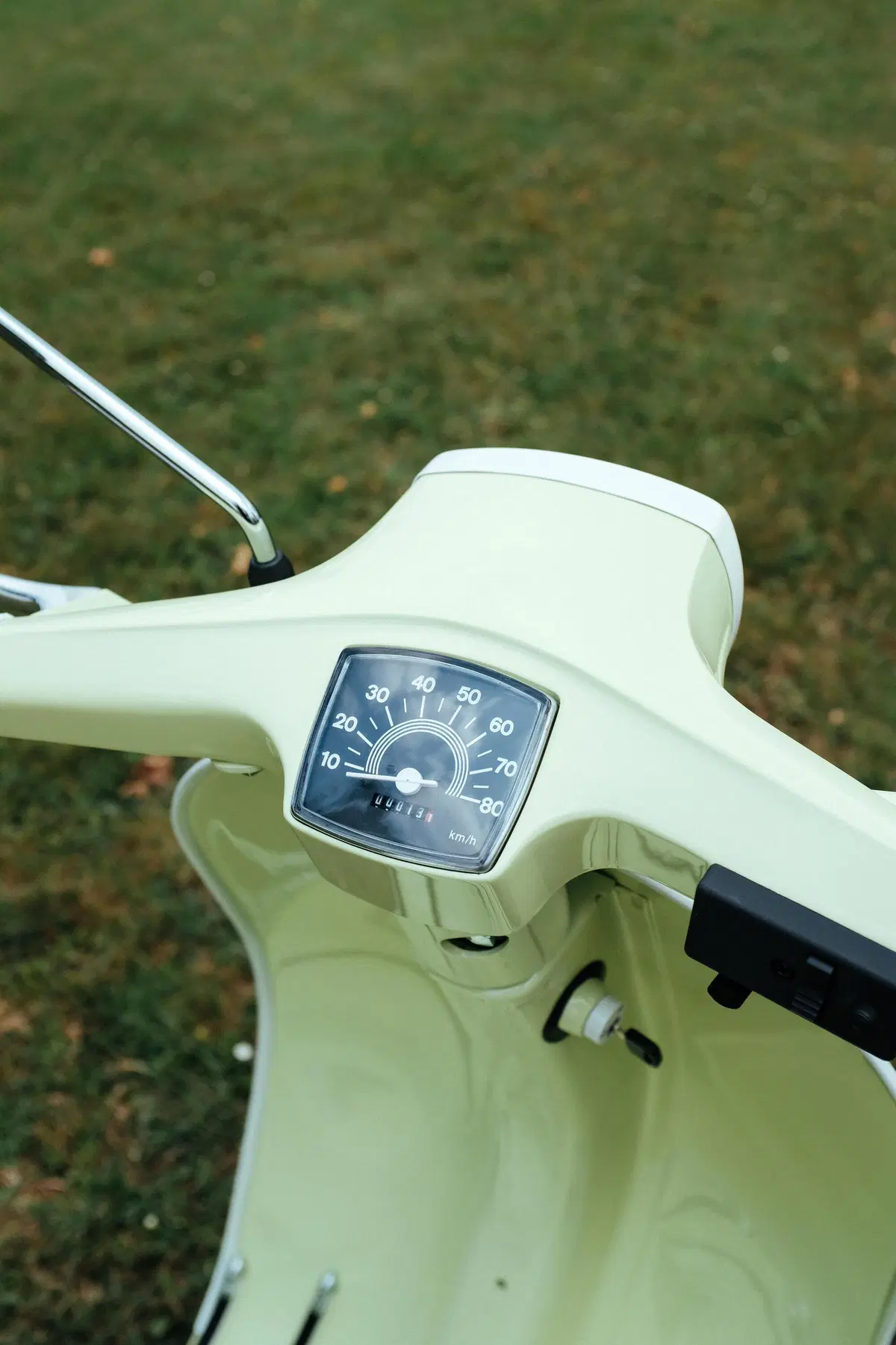 Garage Italia presenta la Vespa 50 Special-e (10)