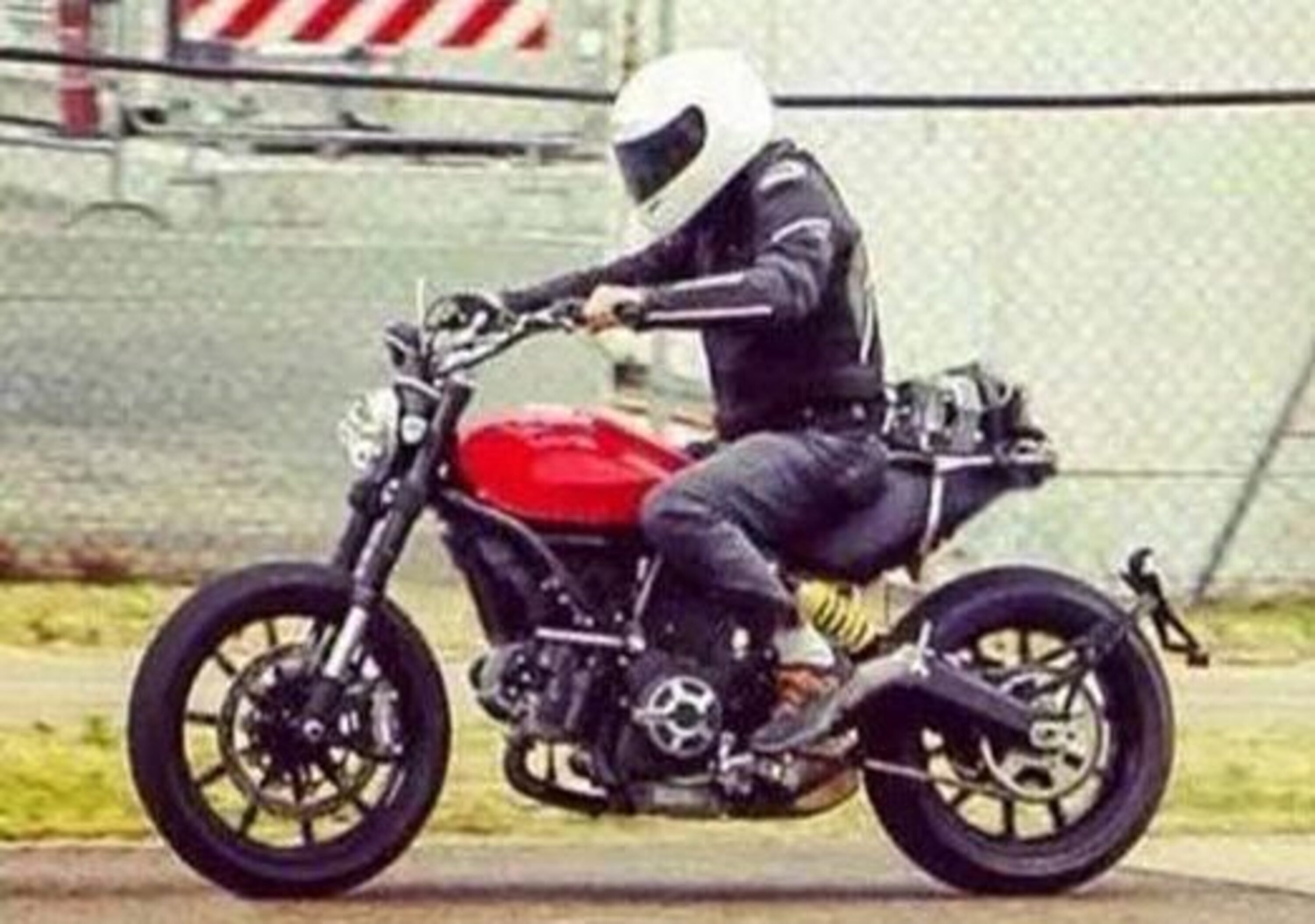 Ducati Scrambler: una nuovo foto spia durante i test