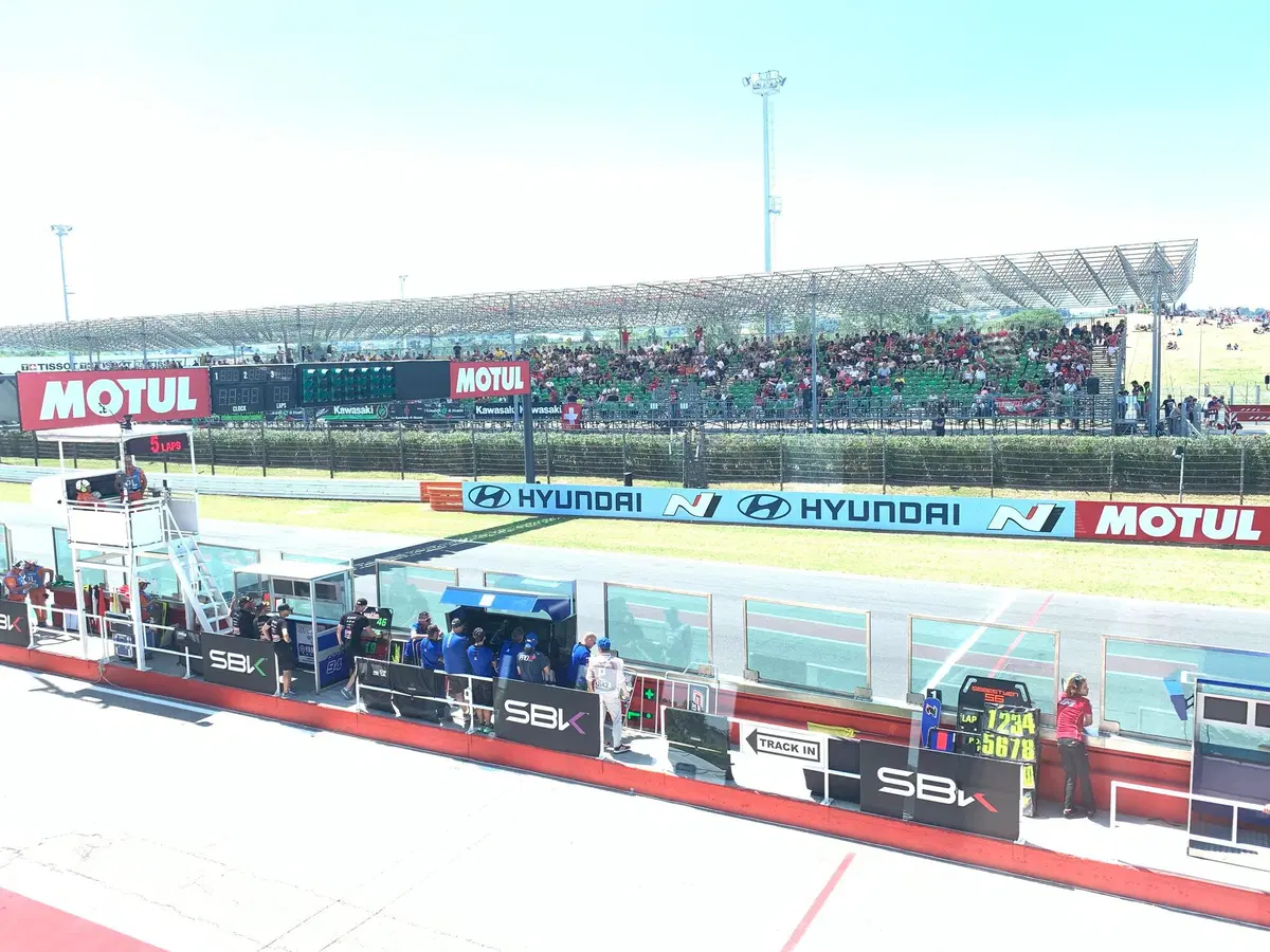 SBK 2022. GP D'ITALIA, la piadina e i pneumatici: foto dentro e fuori il circuito di Misano [GALLERY] (4)